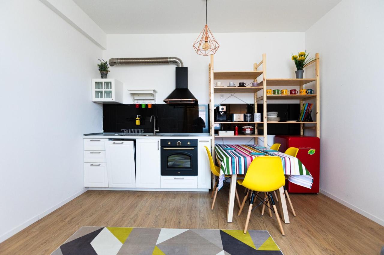Colorful & Cozy Condo Cluj-Napoca Buitenkant foto